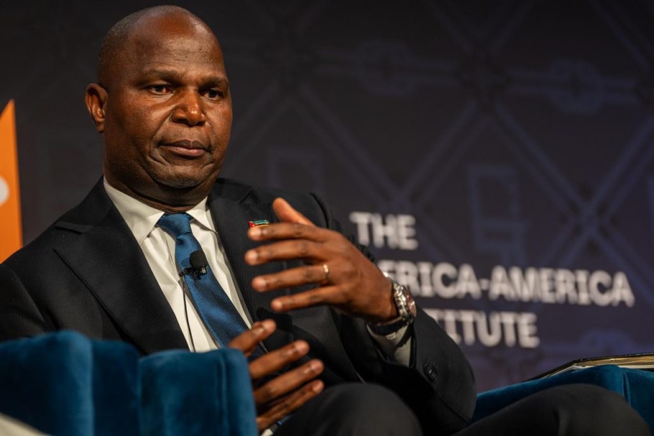 PR em visita de trabalho na Zâmbia