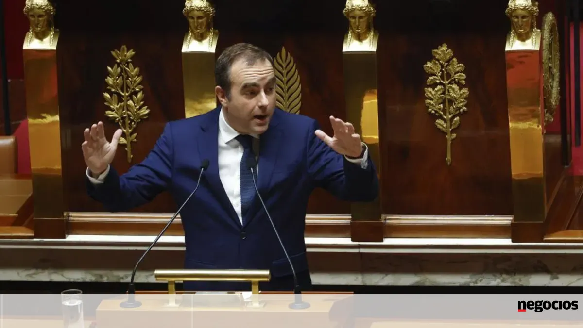 PS francês ameaça fazer cair Governo se não houver imposto