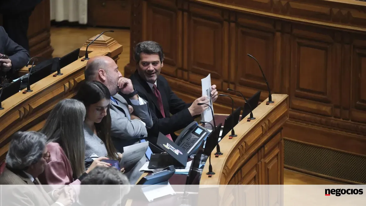 PSD, Chega, IL e CDS aprovam revisão da lei da nacionalidade