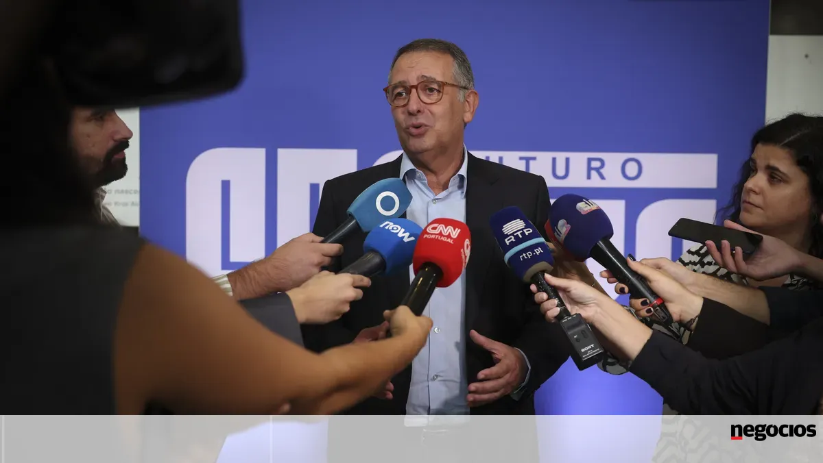 Presidenciais: Comissão Nacional do PS aprova apoio a