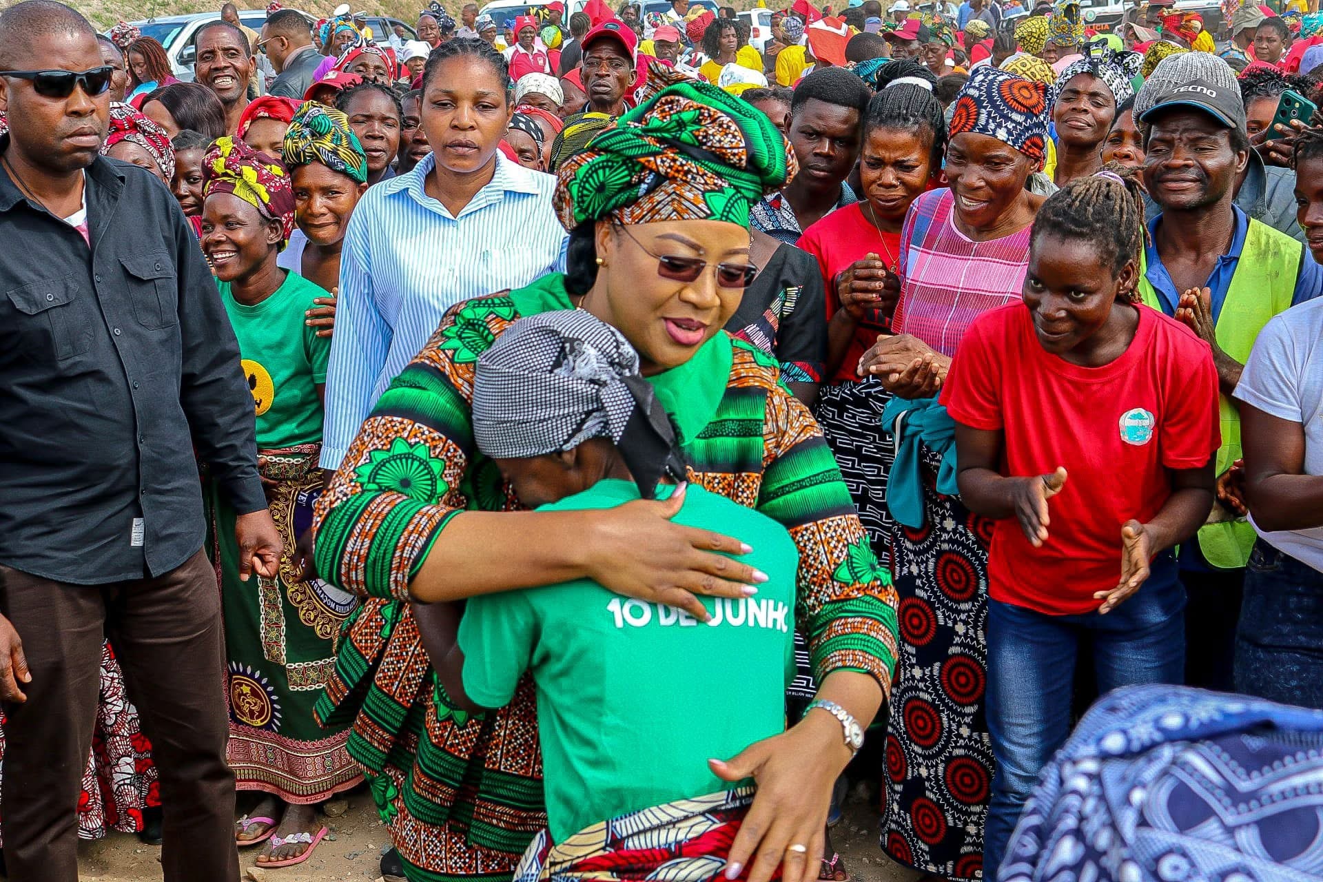 Primeira-Dama trabalha em Gaza - Jornal Notícias