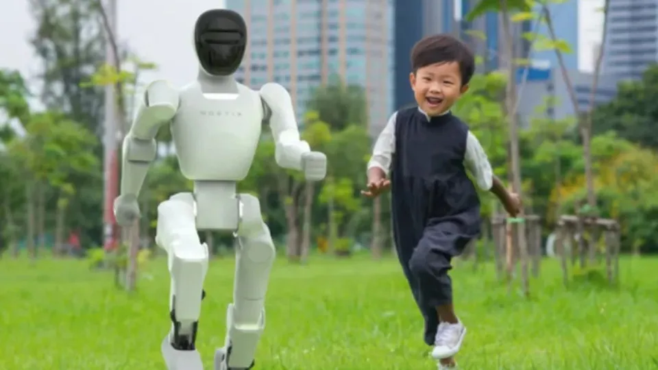 Startup chinesa lançou robô para famílias. Custa cerca de...