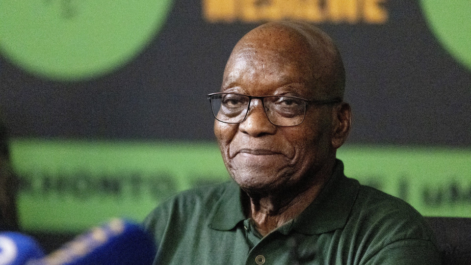 Tribunal sul-africano ordena que Zuma devolva quase 29...