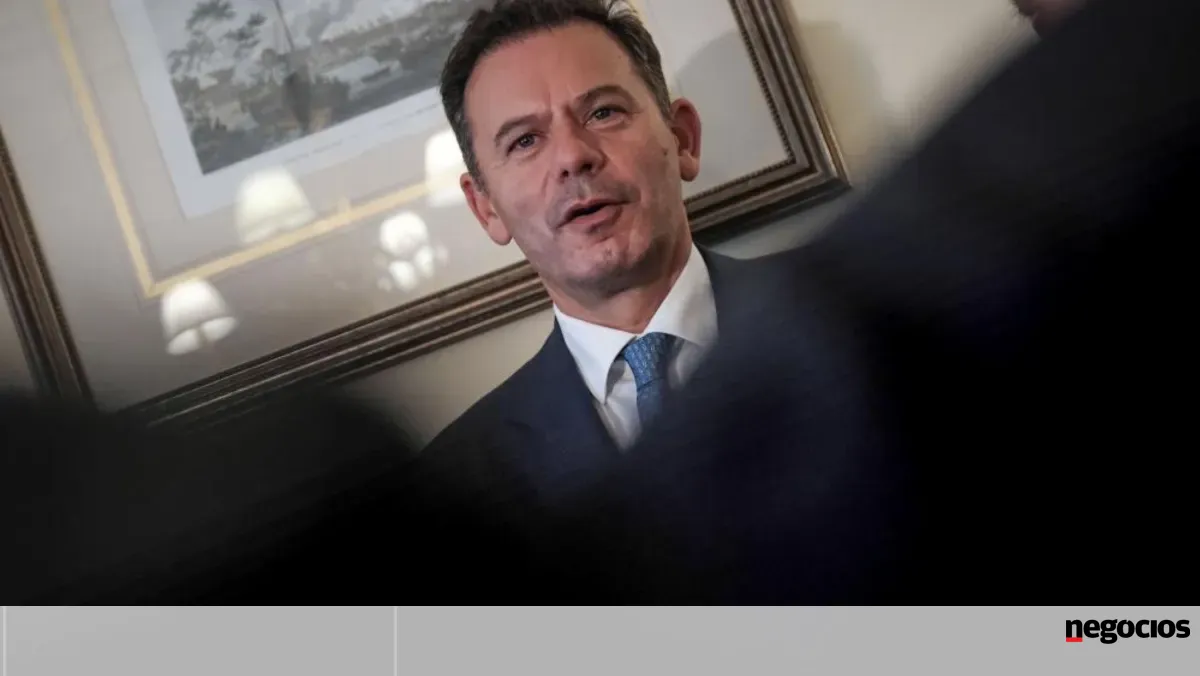 Ventura acusa Montenegro de "arrastar" caso Spinumviva.