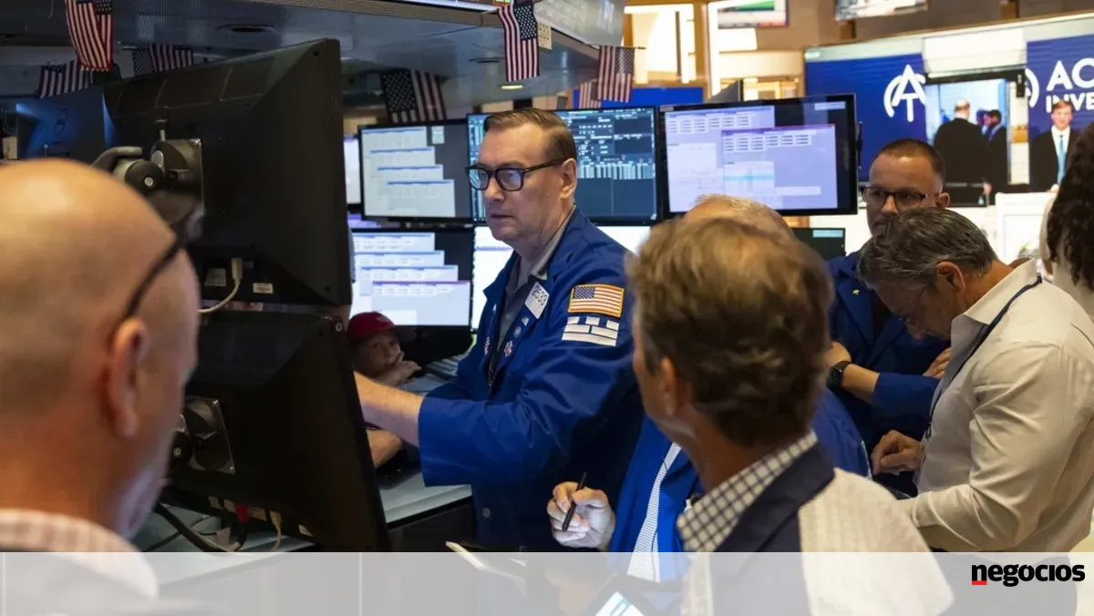 Wall Street fecha melhor sessão desde maio depois de