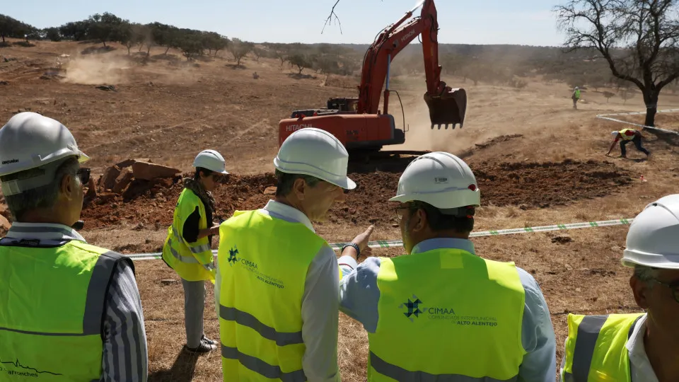 Governo pediu "resposta forte" a providência cautelar a