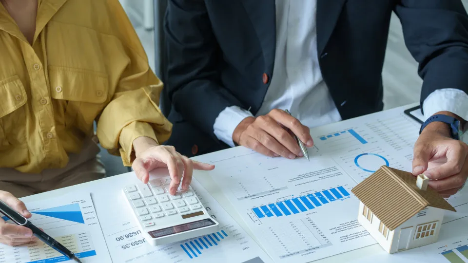 Mais 30 euros! Avaliação bancária dispara 17,7% em outubro