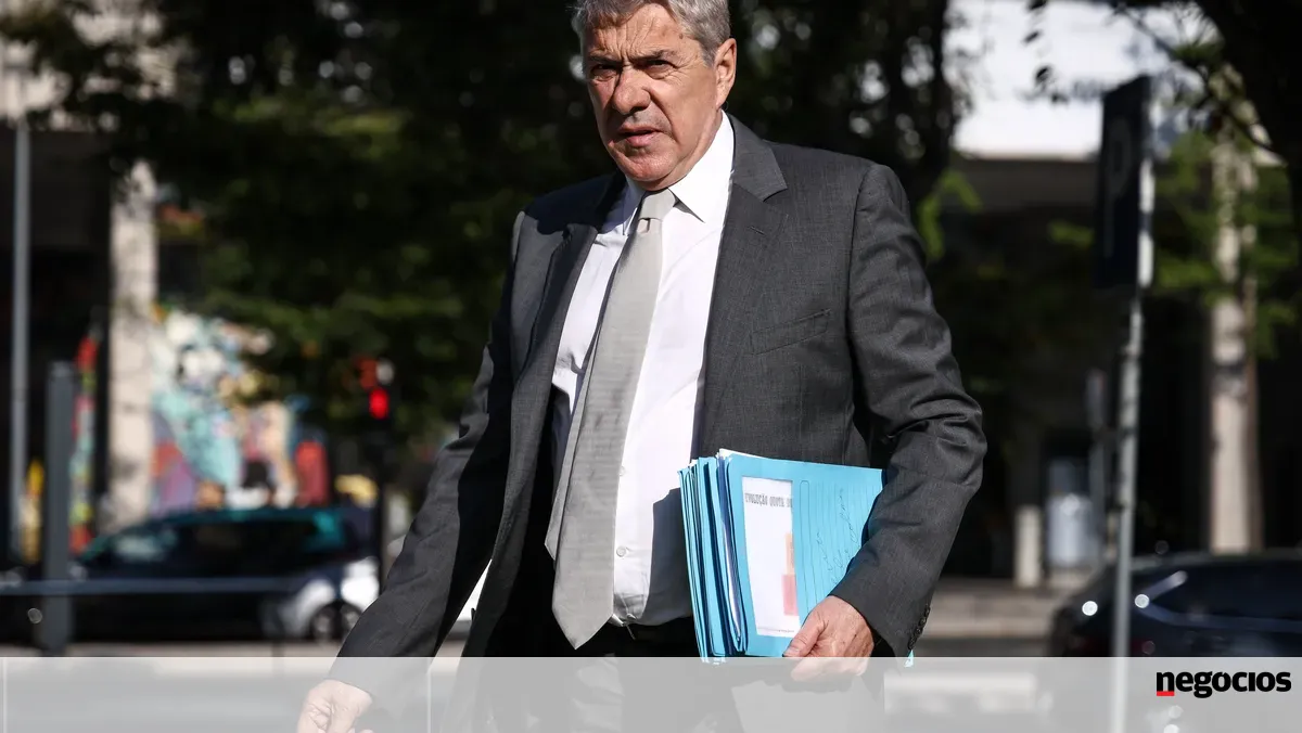 Advogado oficioso vai "tentar falar" com Sócrates sobre o