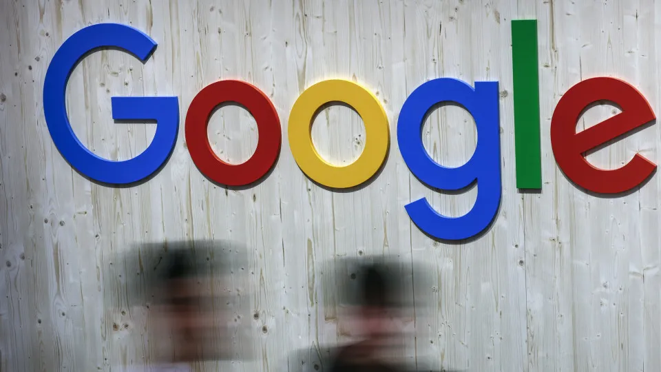 Bruxelas abre investigação à Google por 'esconder' conteúdos...