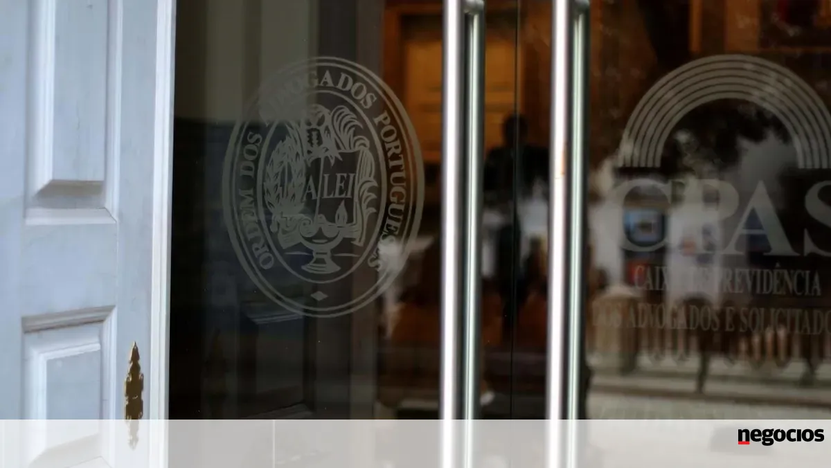 Caixa dos advogados reforça subsídio de maternidade e admite