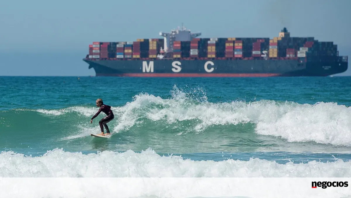 China e EUA suspendem por um ano taxas portuárias mútuas -