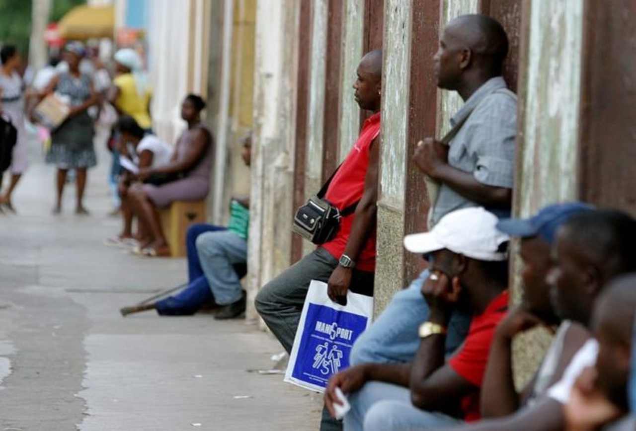 Confiança Dos Consumidores Recuou no Terceiro Trimestre •...