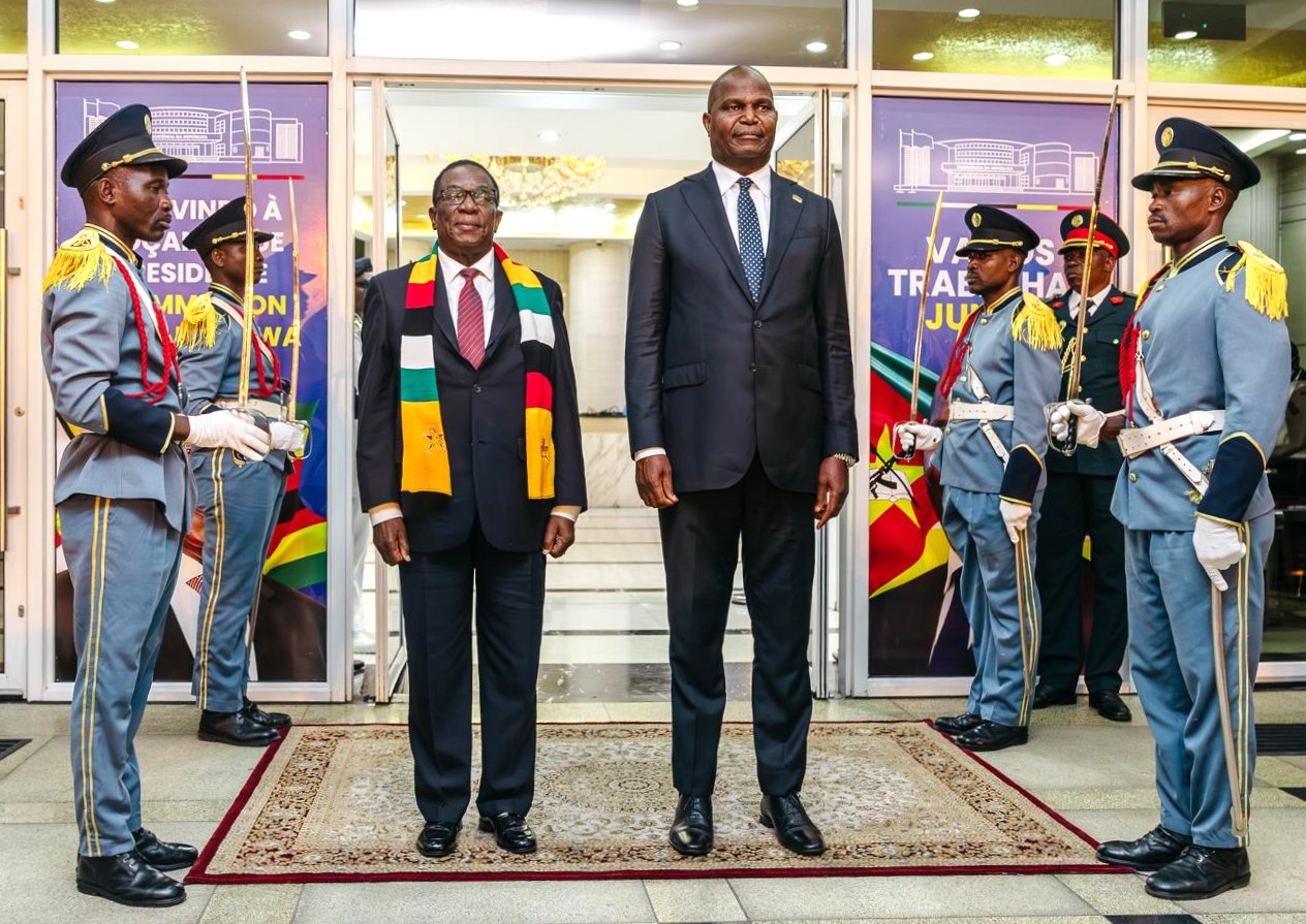 Emmerson Mnangagwa visita Moçambique - Jornal Notícias