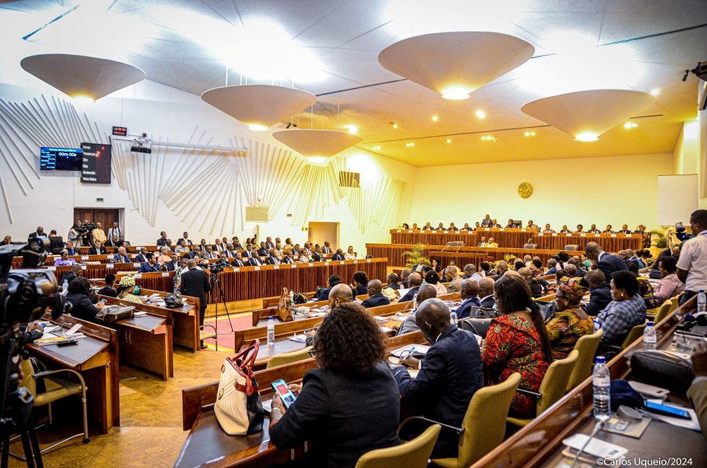 Governo responde perguntas das bancadas parlamentares