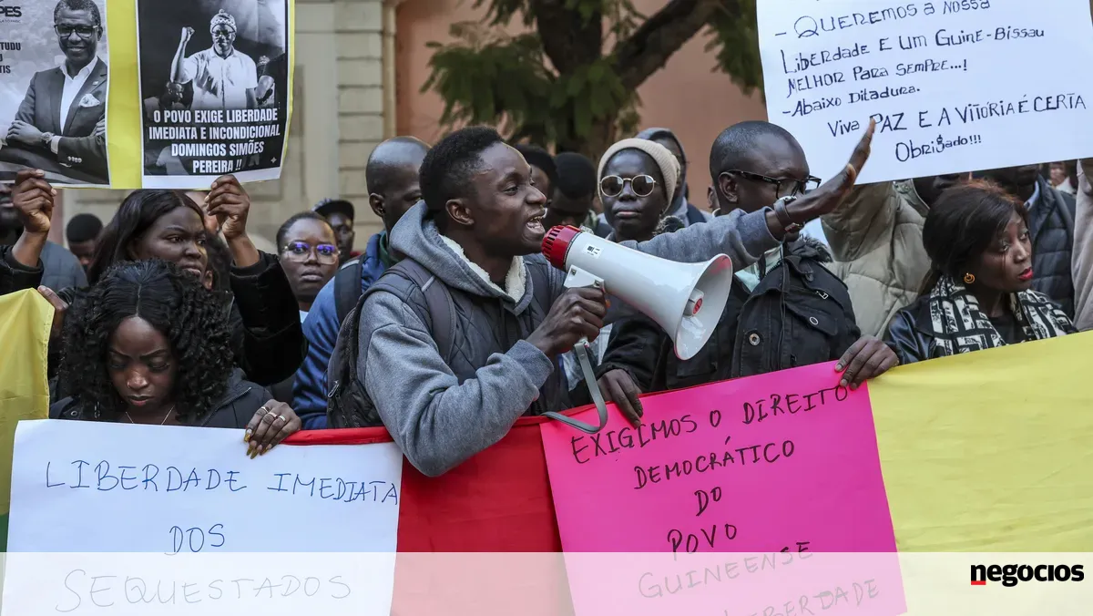 Guiné-Bissau: Presidente está por trás do "golpe-fantoche",