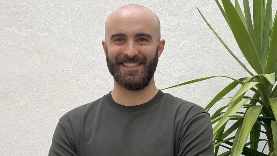 IA. "Liderança do futuro deve amplificar as pessoas e não os...