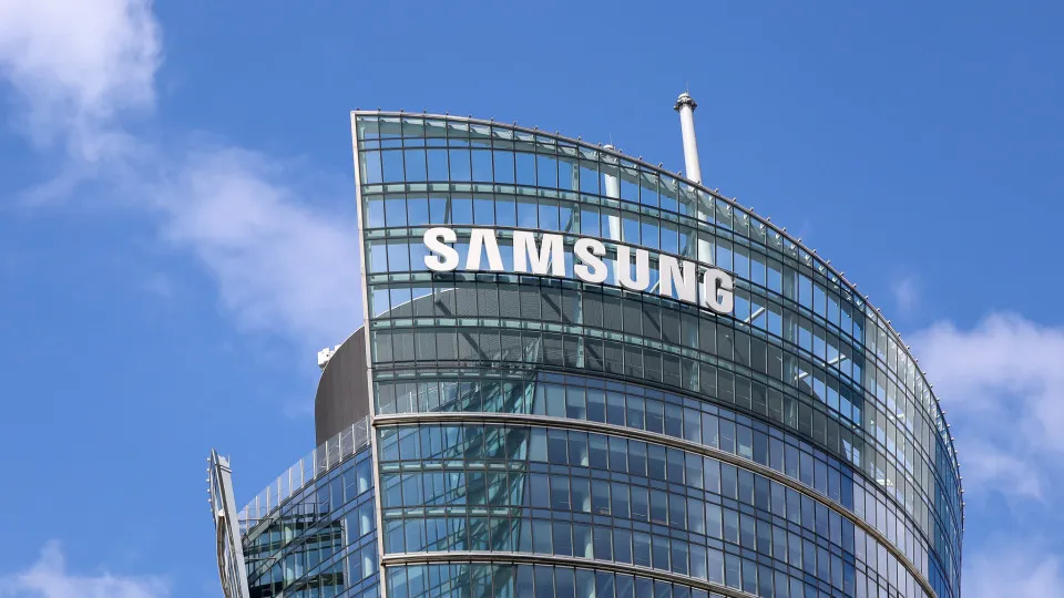 Imagem desvenda os ecrãs dos três telemóveis da série Galaxy...