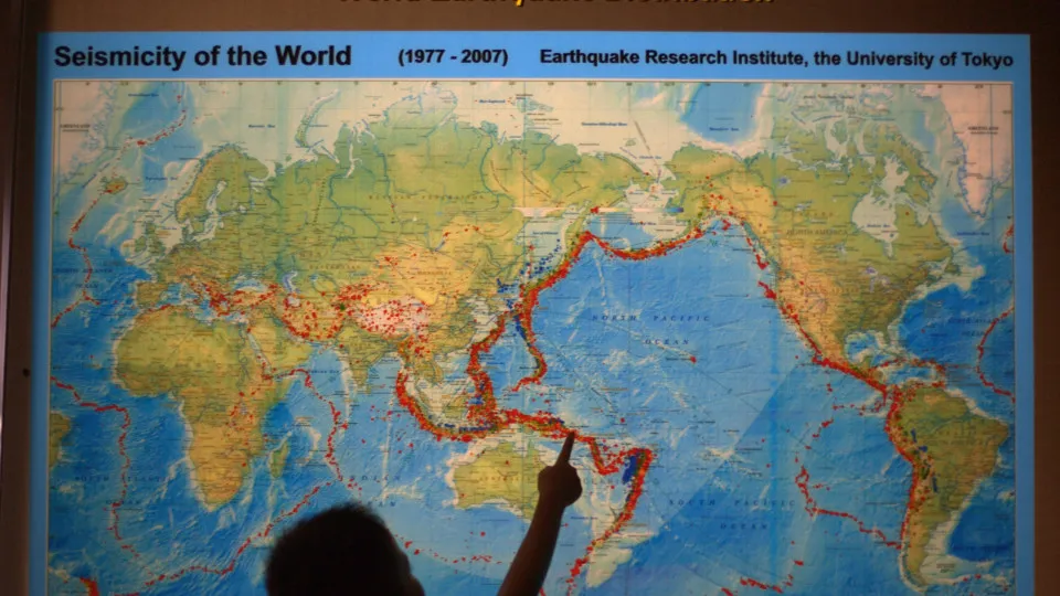 Instituto timorense lança aplicação que alerta para sismos e...