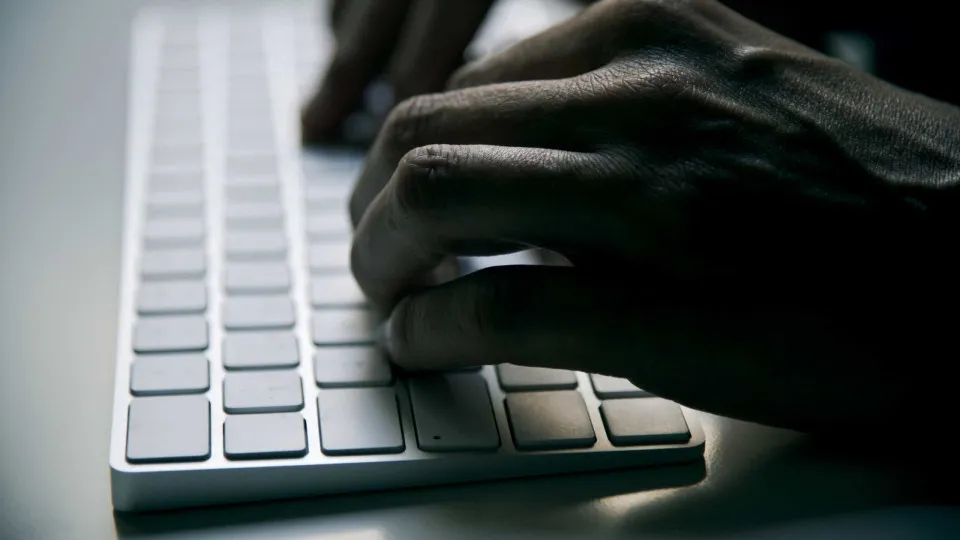 Liberdade global na internet cai pelo 15.º ano consecutivo