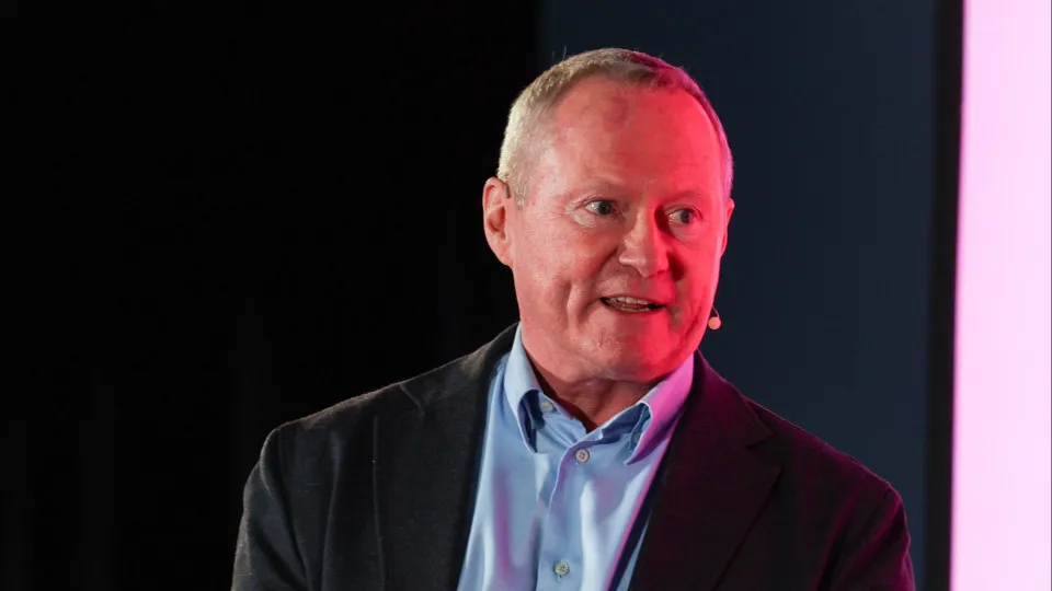 "Media fortes fazem parte do ecossistema para sociedades...