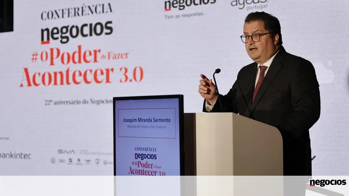 Ministro das Finanças insiste num mercado laboral rígido e a