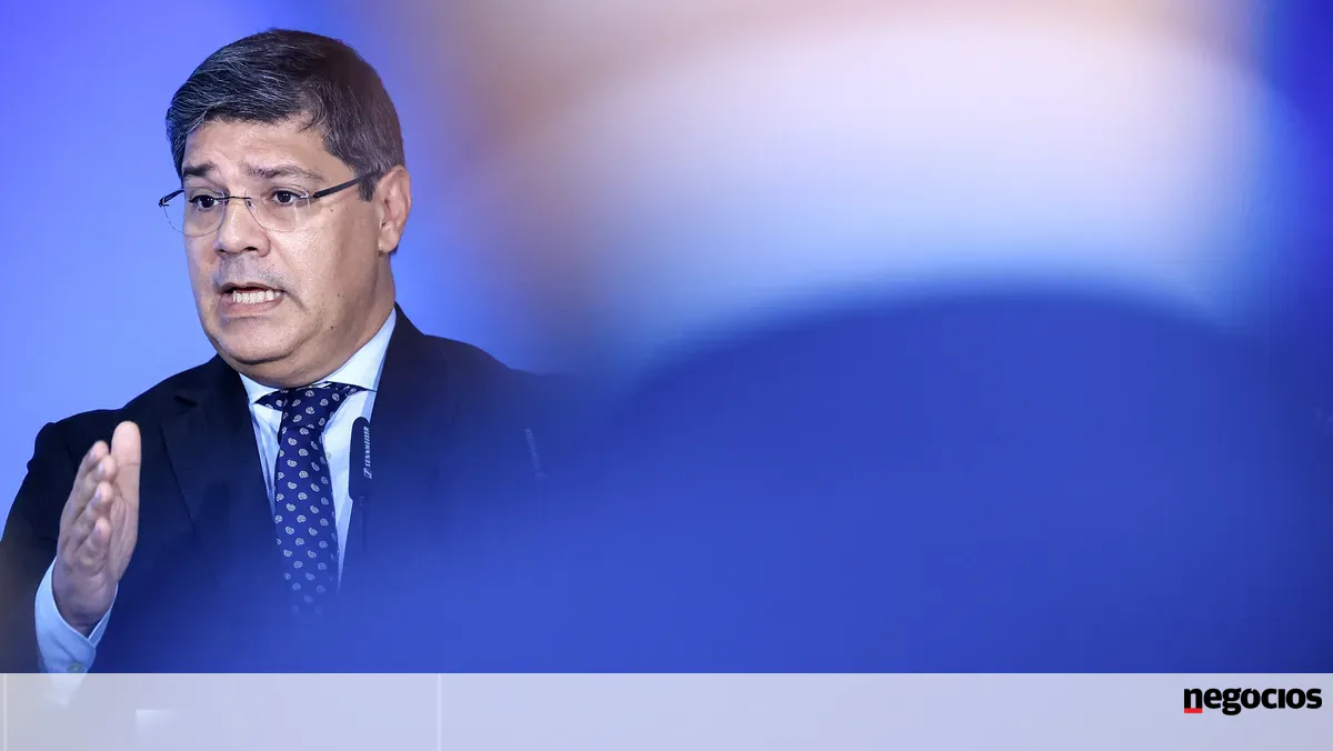 PS quer congelar propinas e proibir venda de imóveis do