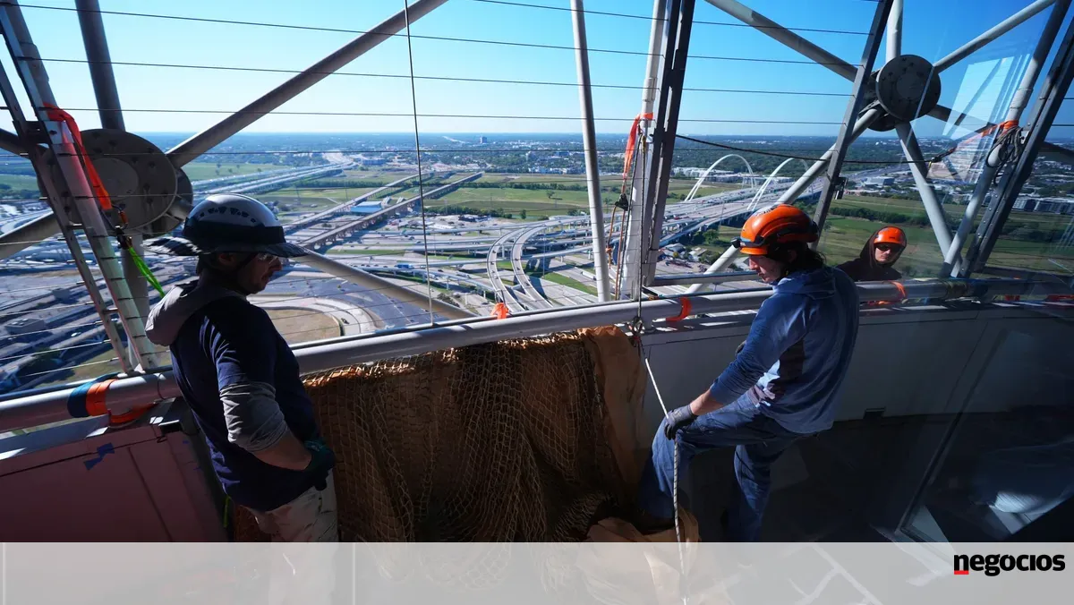 Pedidos de subsídio de desemprego nos EUA recuam para