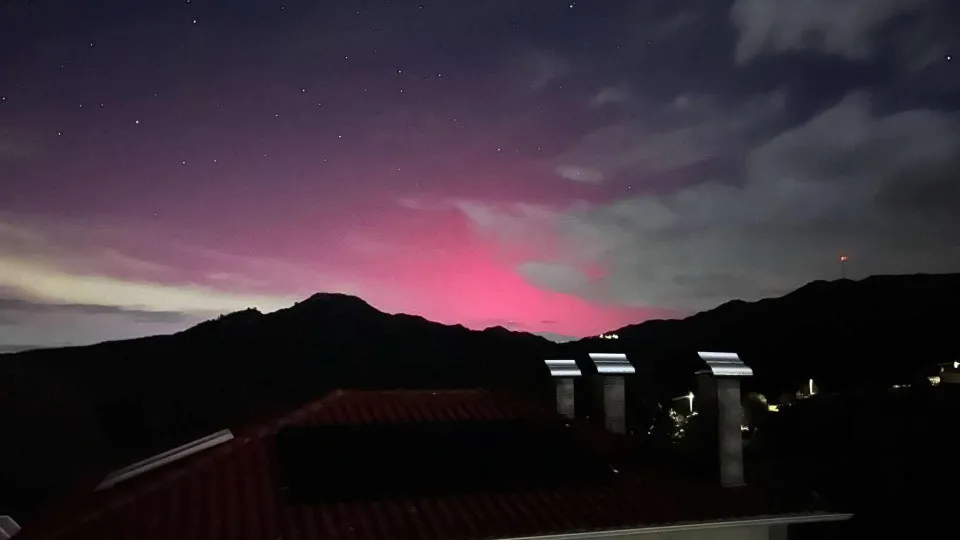 Portugal volta a ser 'iluminado' por auroras boreais. Eis as...