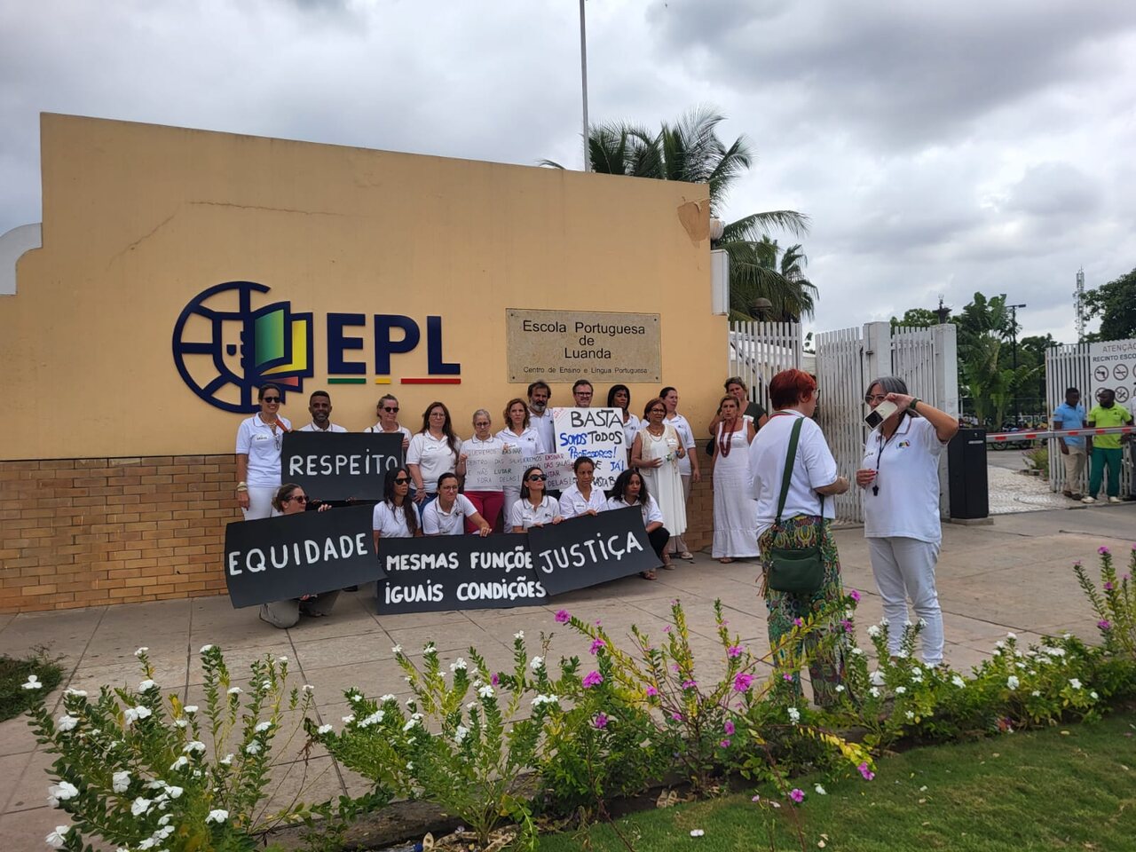 Professores da Escola Portuguesa de Luanda Entram em Greve...