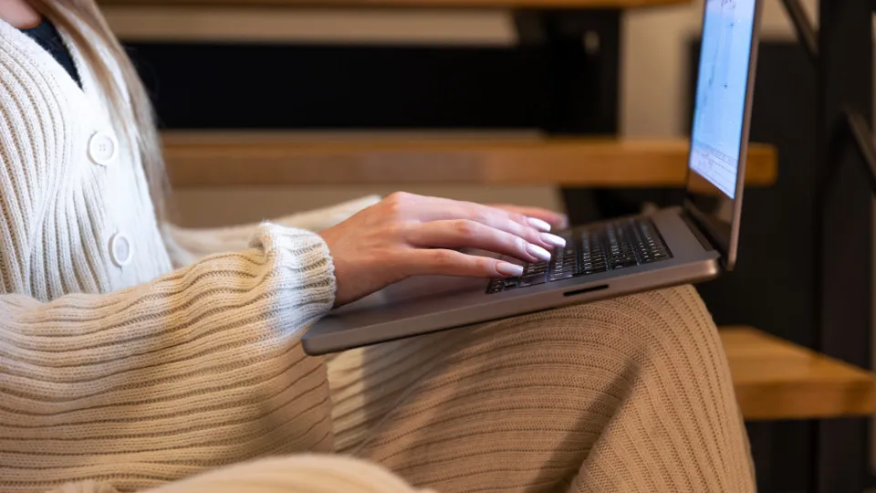 Quer saber como fazer a bateria do computador durar mais?...