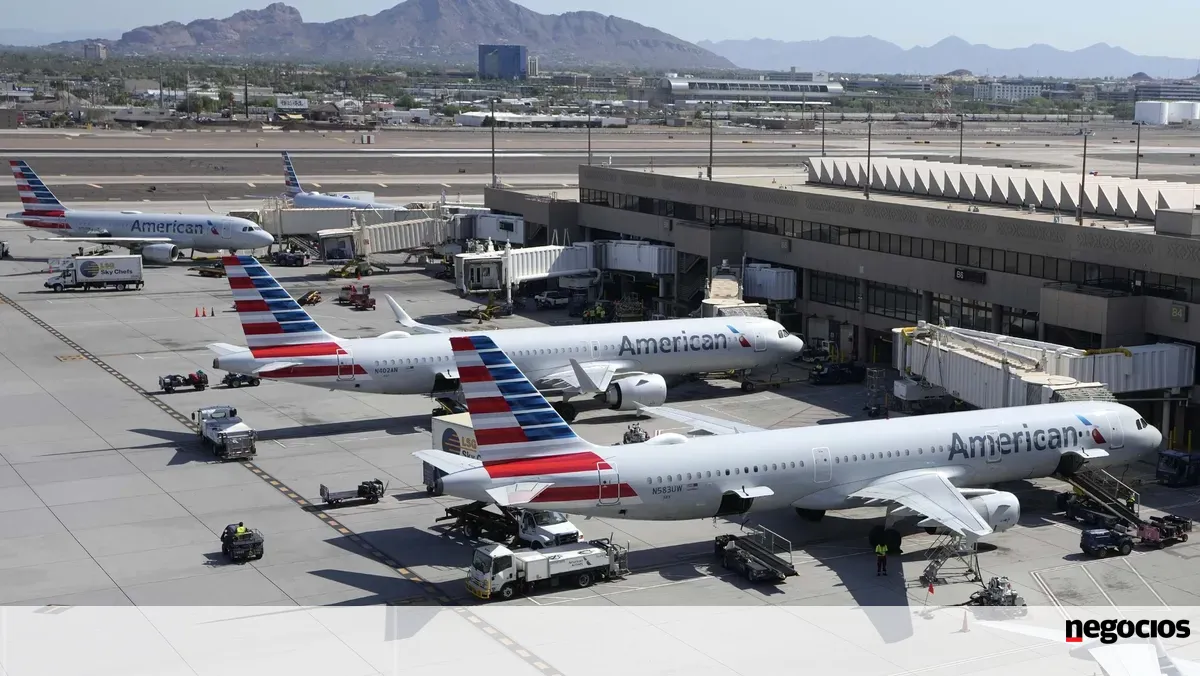 Regulador da aviação dos EUA anuncia corte de 10% dos voos