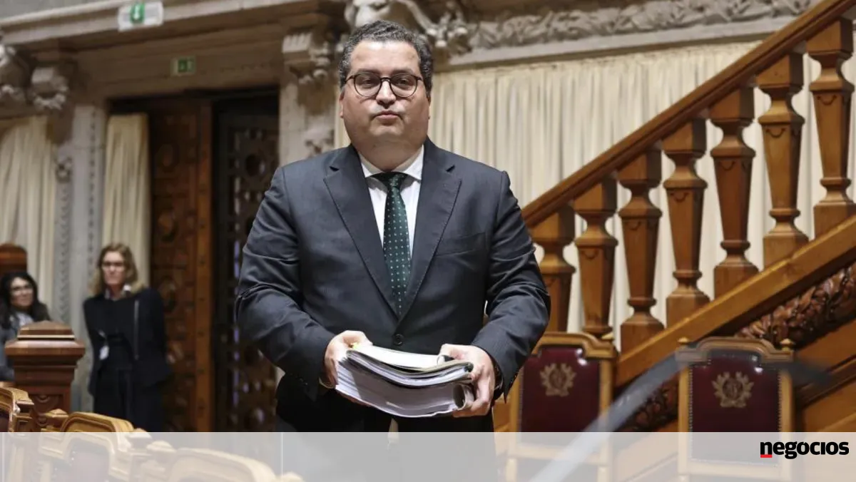 Sarmento sobre proposta do PS para pensões: "Parlamento