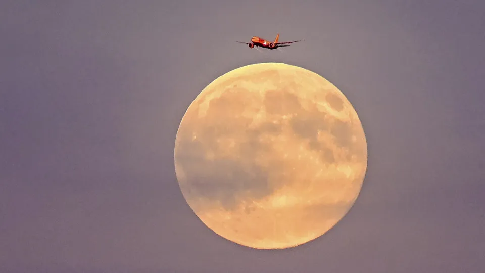 Superlua mais brilhante do ano já iluminou o céu. Ei-la, dos...
