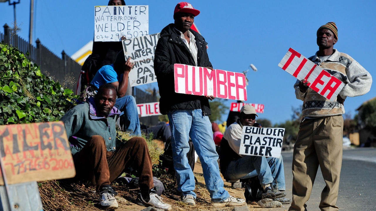 Taxa de Desemprego Cai Para 31,9% no Terceiro Trimestre  •...