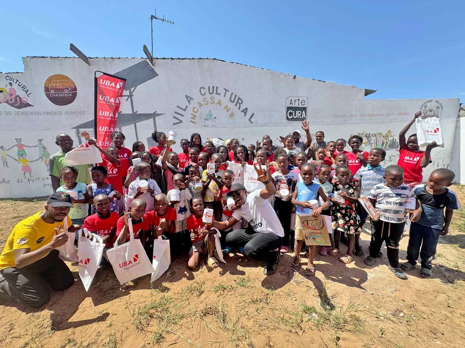 UBA leva projecto “Read Africa” à comunidade de Incassane e distribui livros infantis