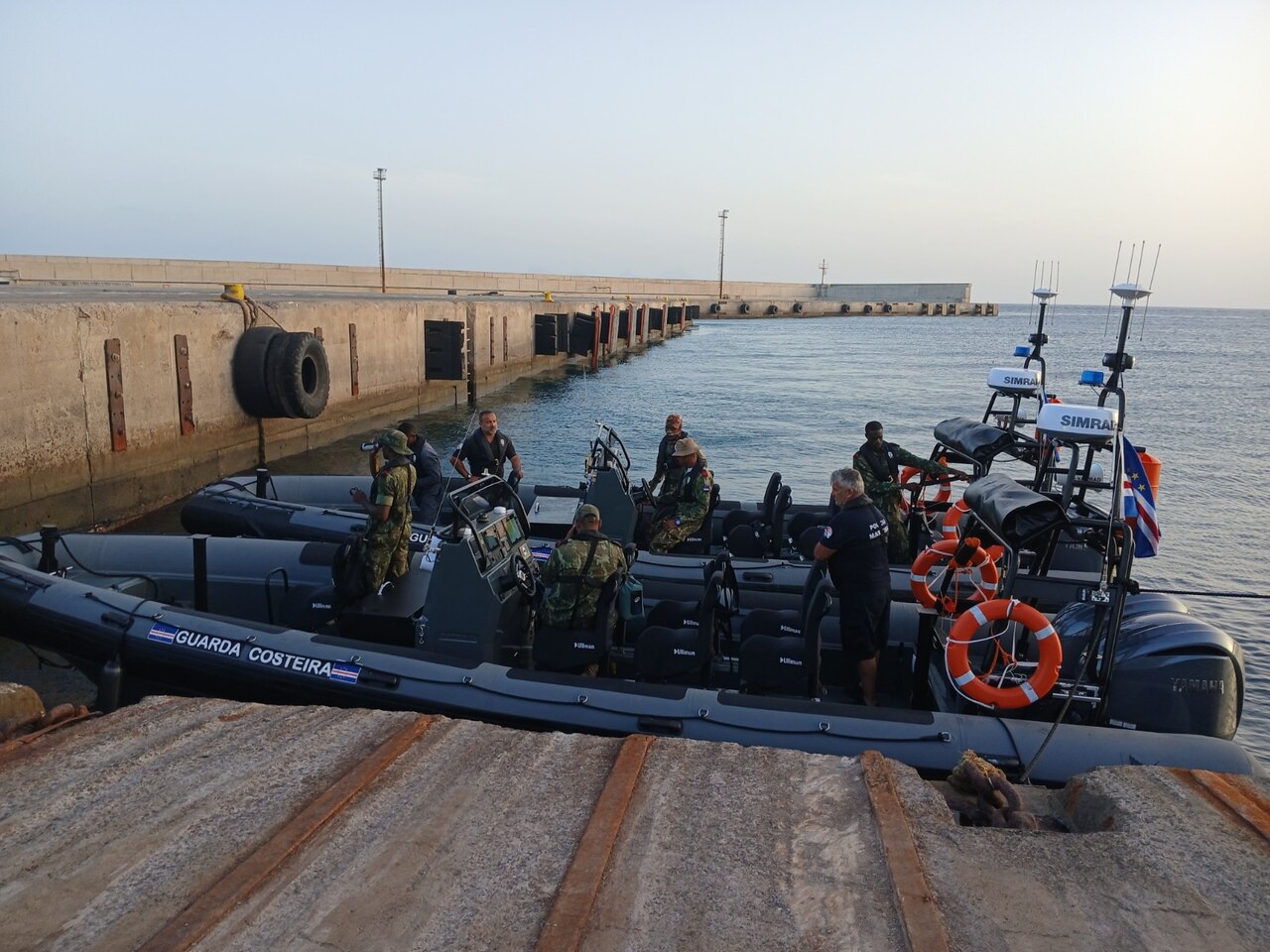 UE e Portugal Entregam Duas Embarcações à Guarda Costeira...