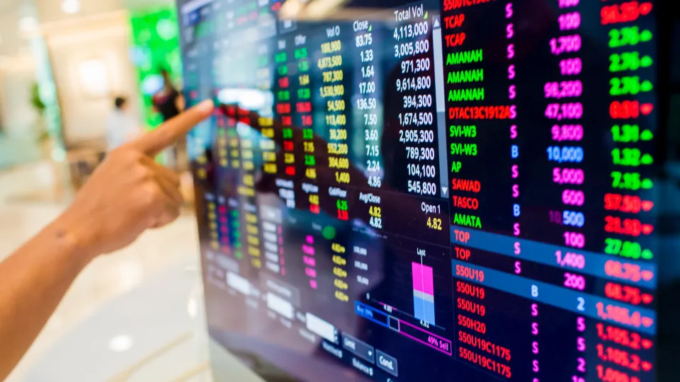 Bolsas europeias em queda à espera da decisão da Fed esta