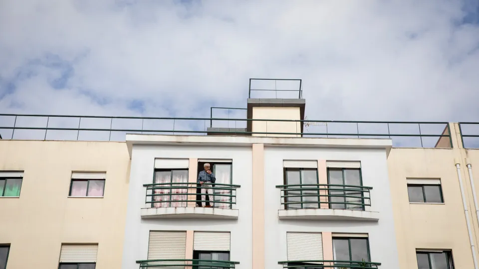 Taxa Euribor desce a três e 12 meses e sobe no prazo a seis