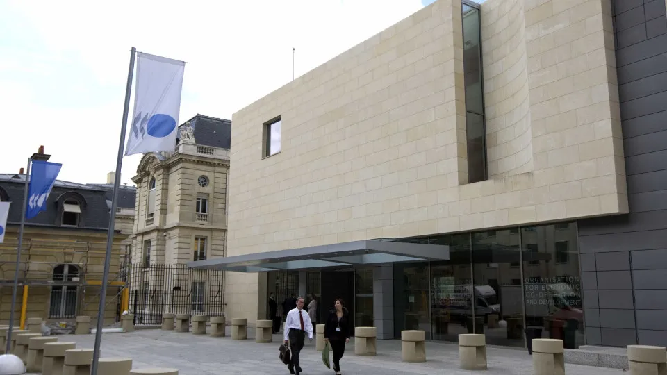 Receitas de impostos em Portugal recuam para 35,1% do PIB em