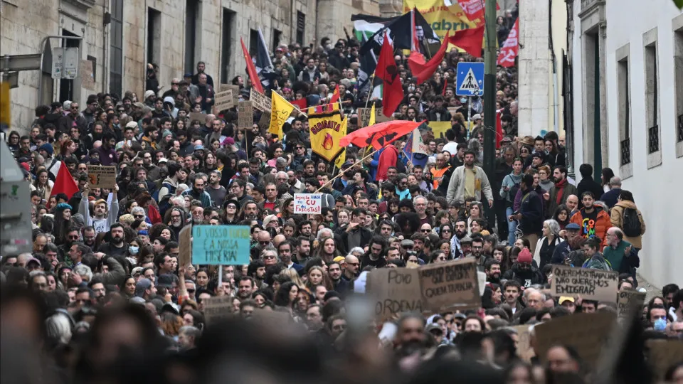 CGTP pede reunião a Montenegro e exige retirada do pacote