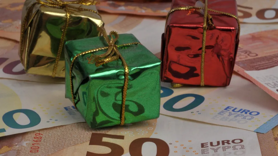 Subsídio de Natal é "determinante" para as prendas. Quanto