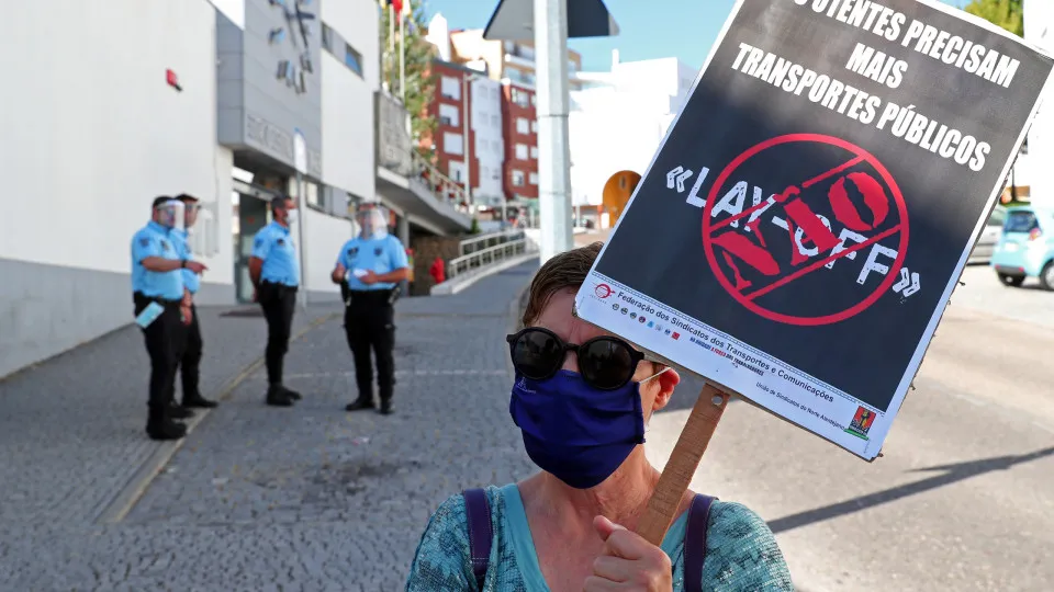 Trabalhadores em 'lay-off' sobem e atingem n.º mais elevado