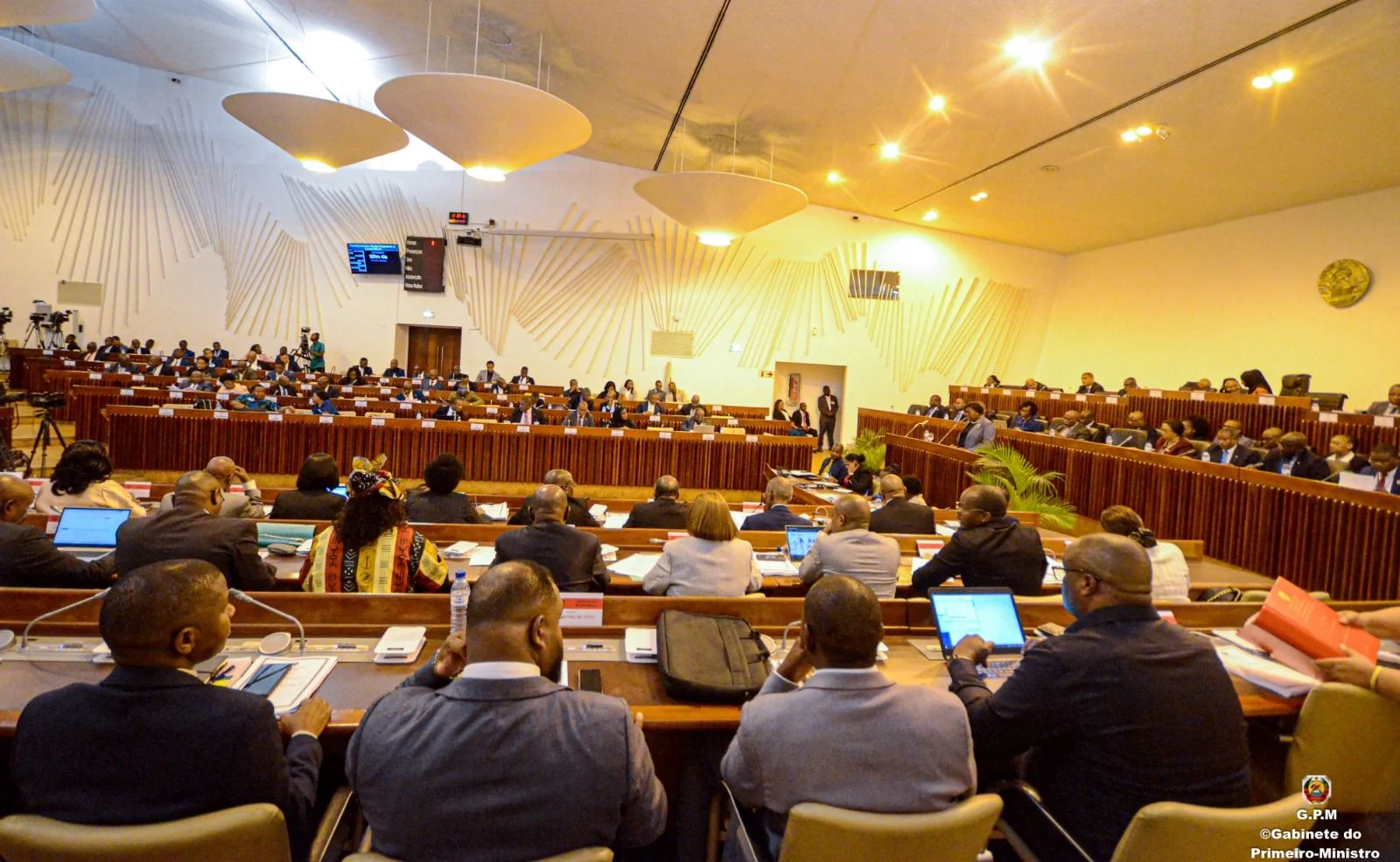 Assembleia da República analisa lei que institui a