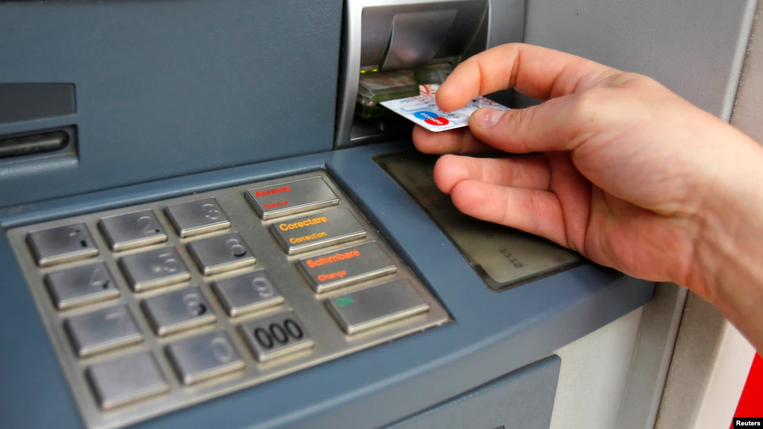 BdM Fixa Limite Anual Para Pagamentos Com Cartões no