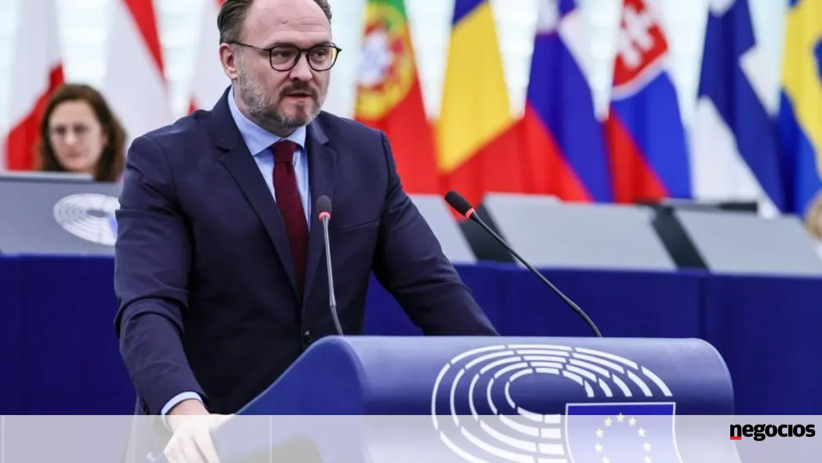 Comissão Europeia promete nunca mais importar gás russo