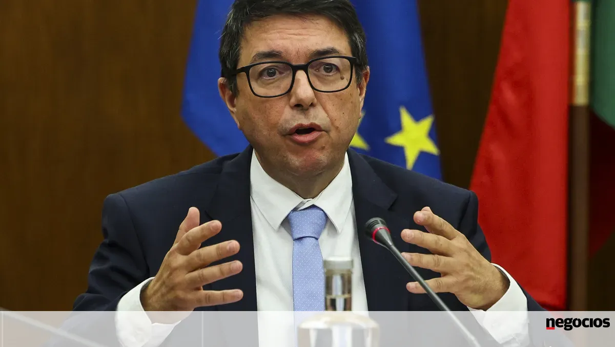 Diretor do SNS diz que há cerca de 2.800 internamentos