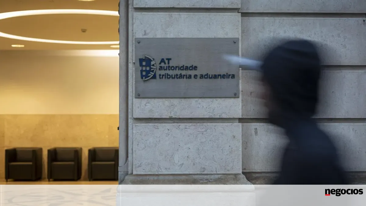 Festividades empurram para 9 de janeiro prazo para empresas