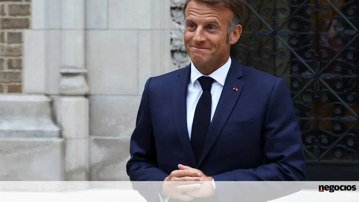 Macron anuncia construção de novo porta-aviões francês para