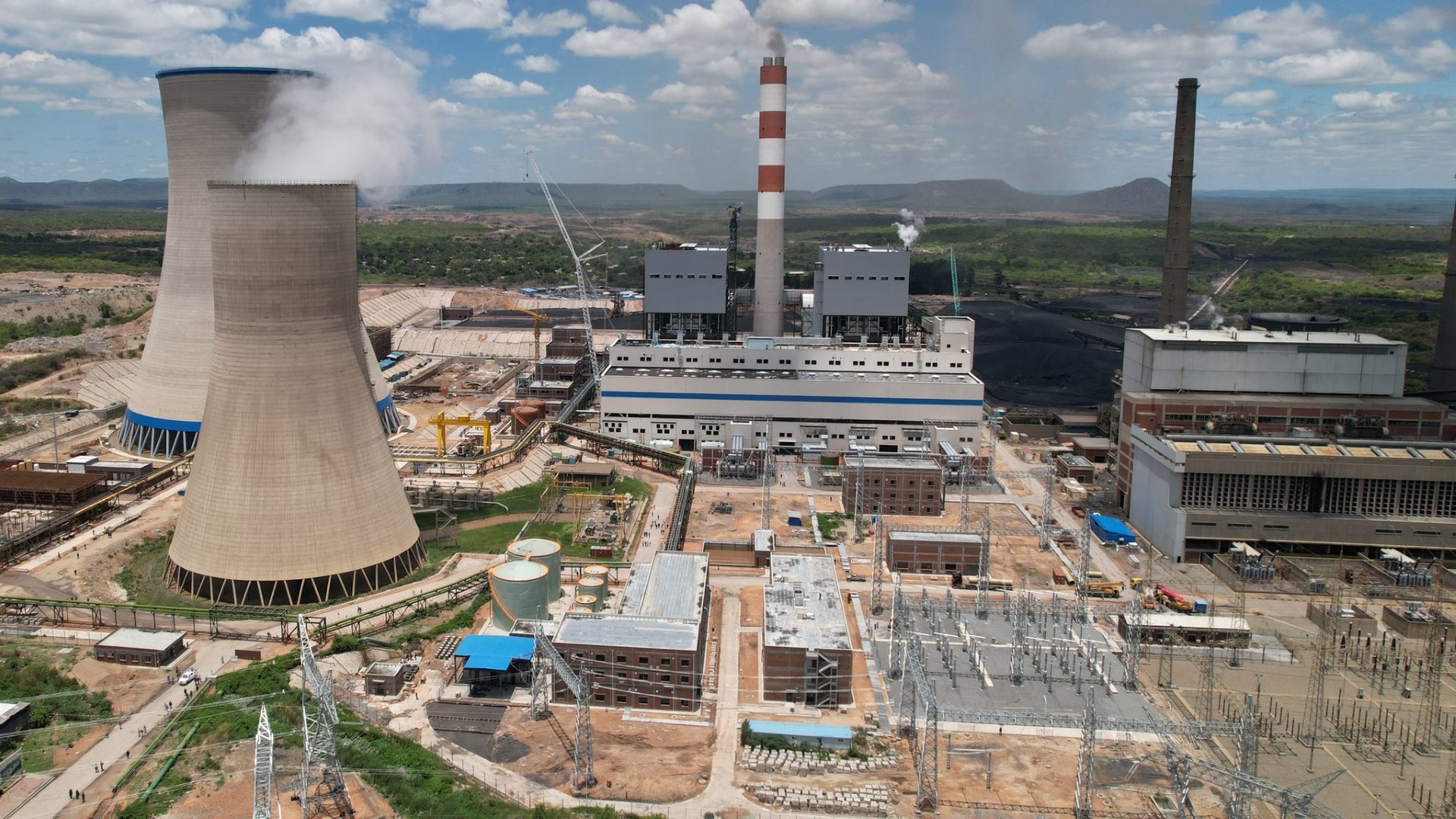 Modernização da Central de Hwange Adiciona 400 MW à Rede Por...