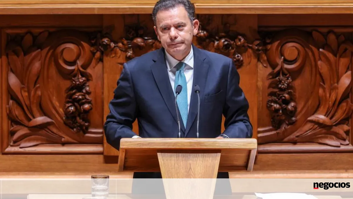 Montenegro nega ser intransigente e espera "normalidade